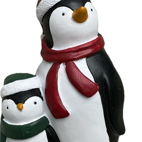 CHRISTMAS HOLIDAY WINTER PENGUINS W/HATS SOAP/LOTION DISPENSER NEW - Picture 3 of 7